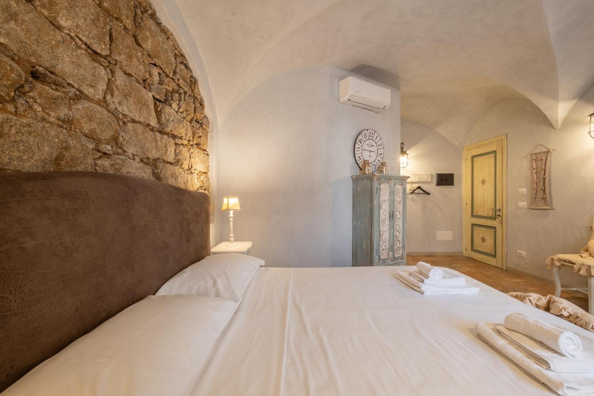 Dimoras Dimore Nel Cuore Di Olbia Exterior foto